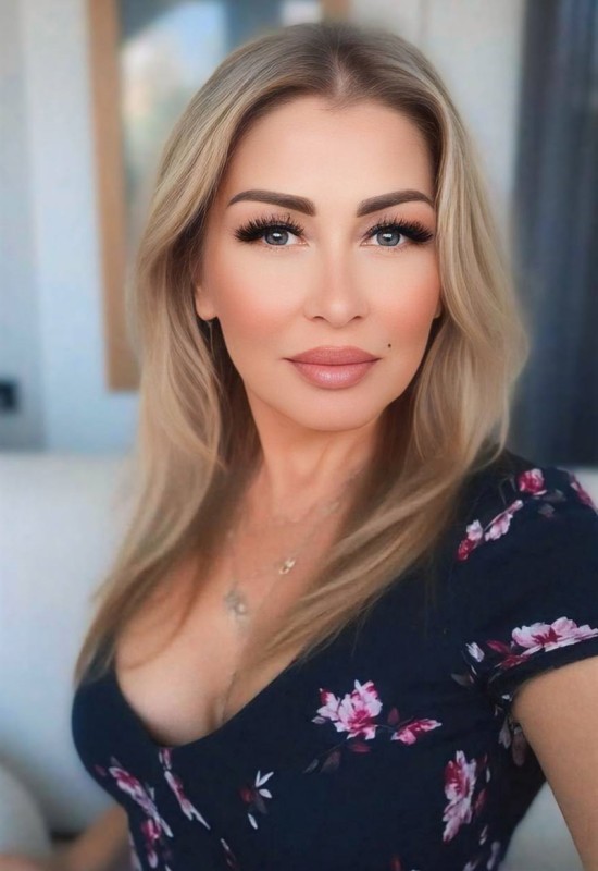 Anna • 48 • Ukraine