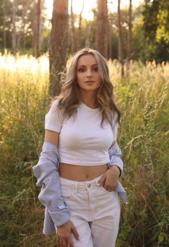 Kristina • 26 • Росія