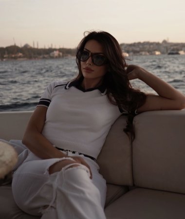 Valeri, 25