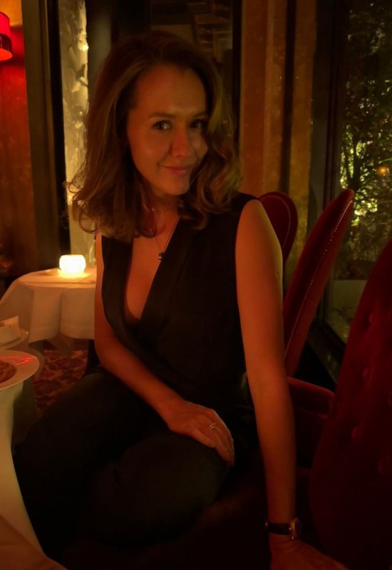 Alina • 32 • France