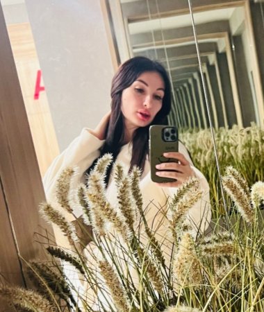 Mila🌊, 30