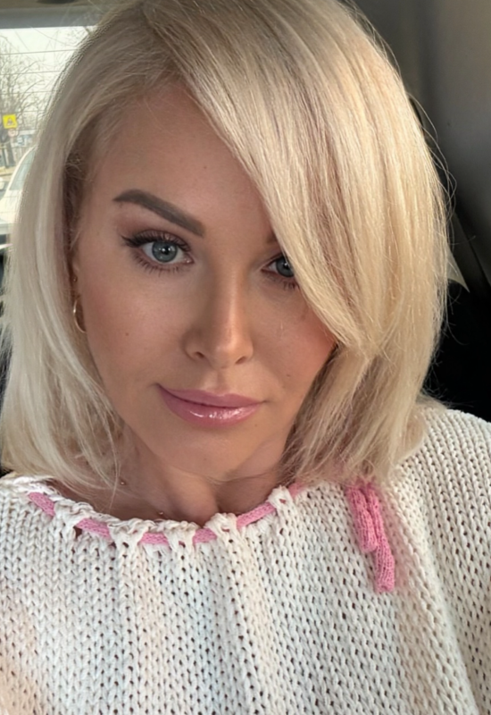 Anelia • 51 • Russie