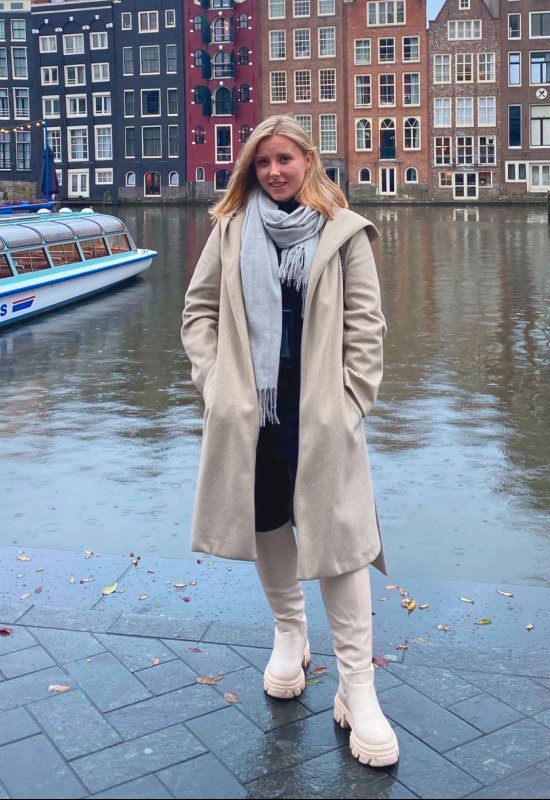 Juliana • 39 • Netherlands