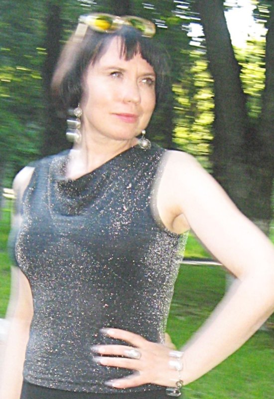 Elena • 54 • Russie