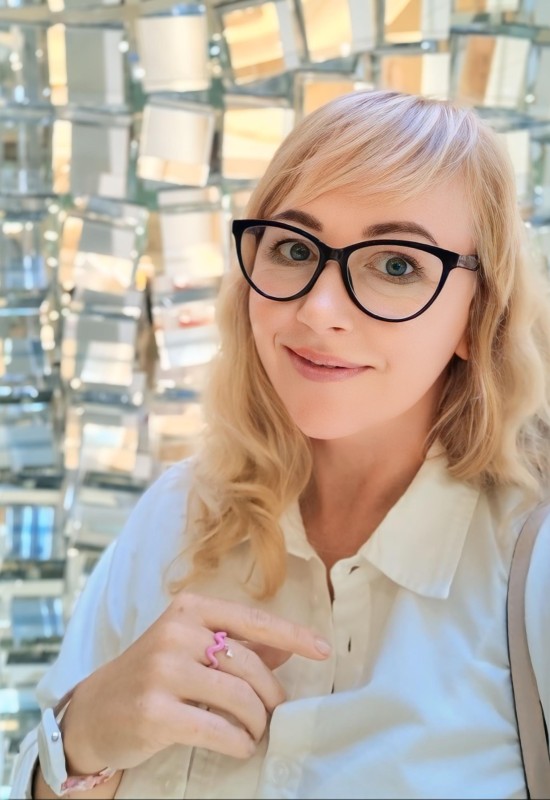 Olga • 45 • Білорусь