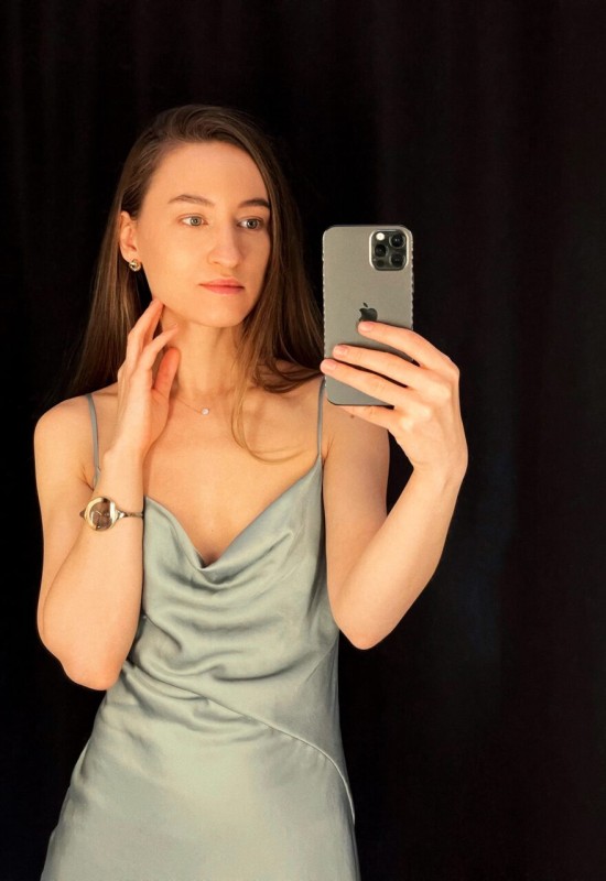 Yana • 31 • Ukraine