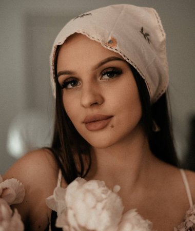 Viktoriia, 26