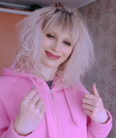 Anna, 40
