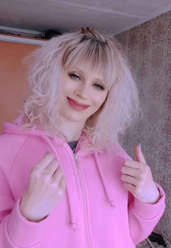 Anna • 40 • Білорусь