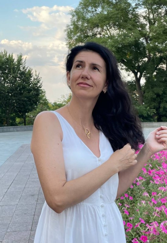 Kateryna • 46 • Україна