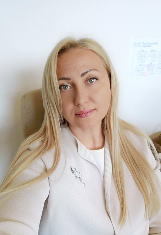 Olga • 45 • Russie