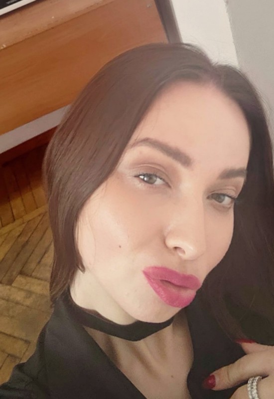 Irina • 33 • Russie