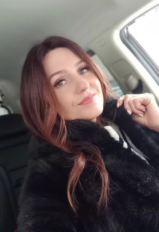 Oksana • 39 • Ukraine