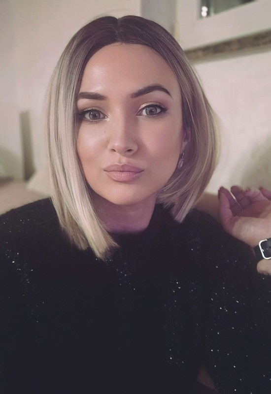 Julia • 40 • France