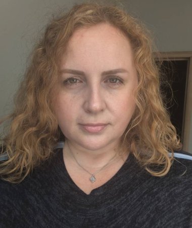 Natalia, 42
