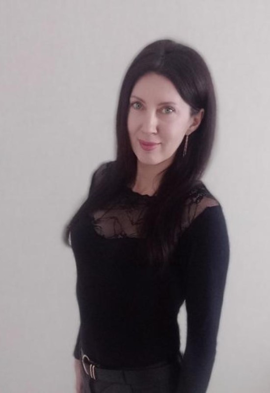 Elena • 46 • Russie