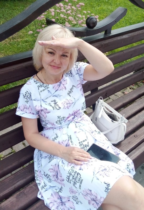 Natalia • 47 • Russie