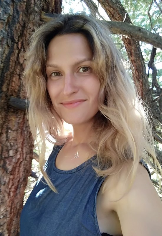Elena • 39 • Ukraine