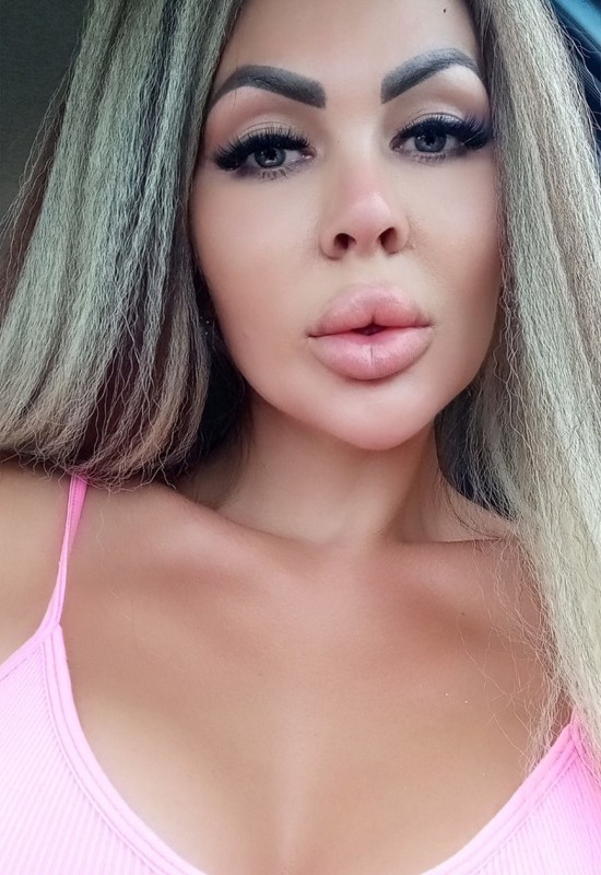 Elvira • 39 • Russia