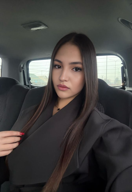 Darya • 19 • Belarus