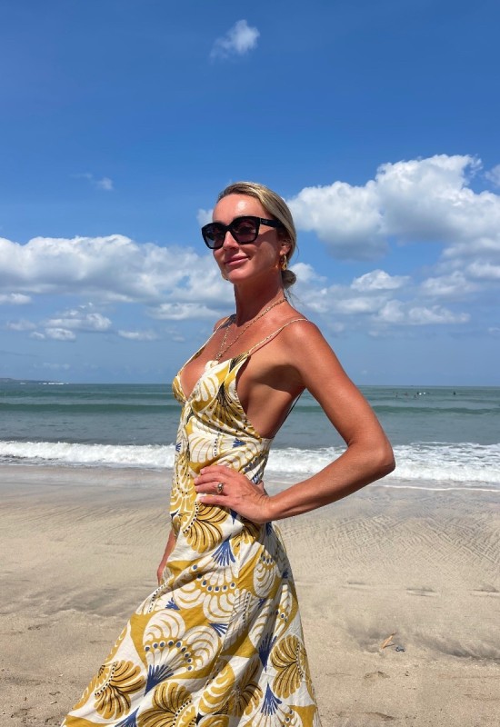 Karina • 43 • Russia