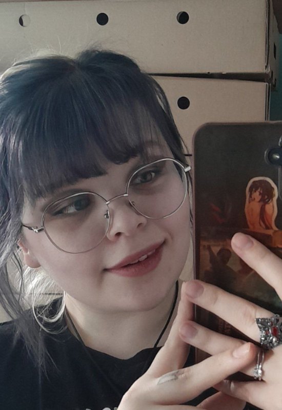 Victoria • 23 • Russia