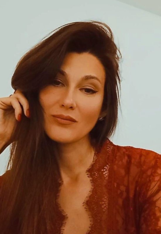 Elena • 43 • Germany