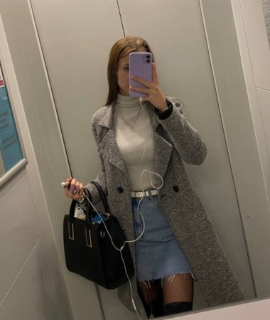 Viky, 24