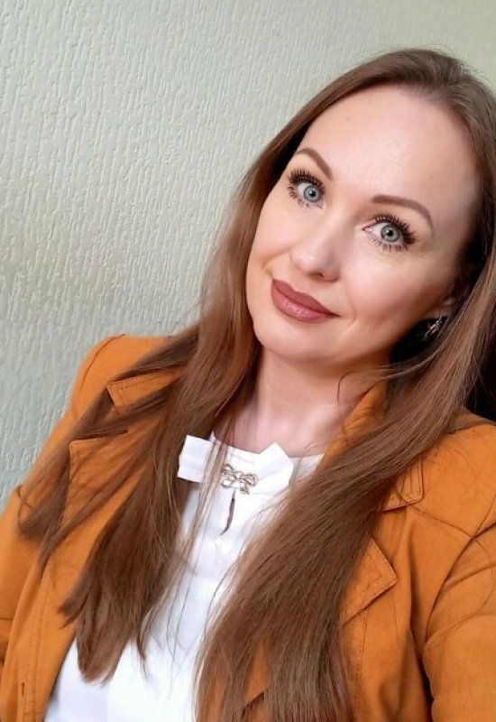 Masha • 48 • Bulgaria