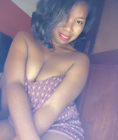 Amy, 28