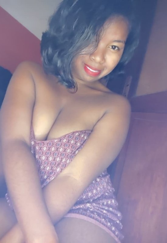 Amy • 28 • Madagascar