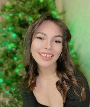 Oly, 24