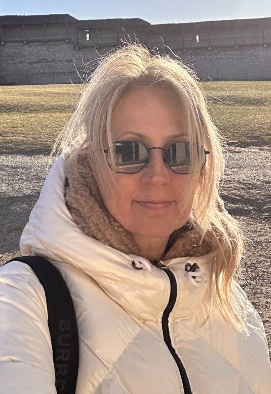 Ekaterina • 55 • Russie