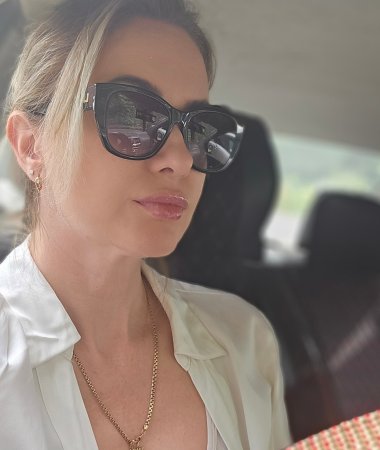 Anna, 41