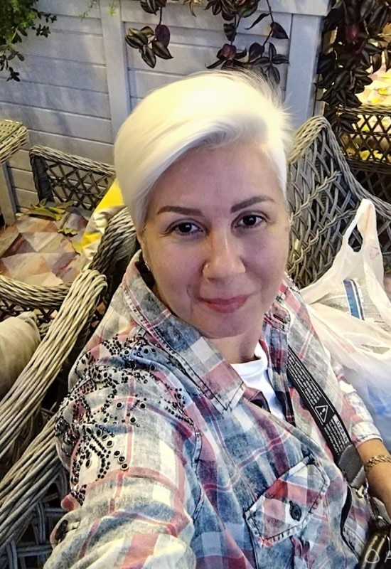 Lyubov • 49 • Russia