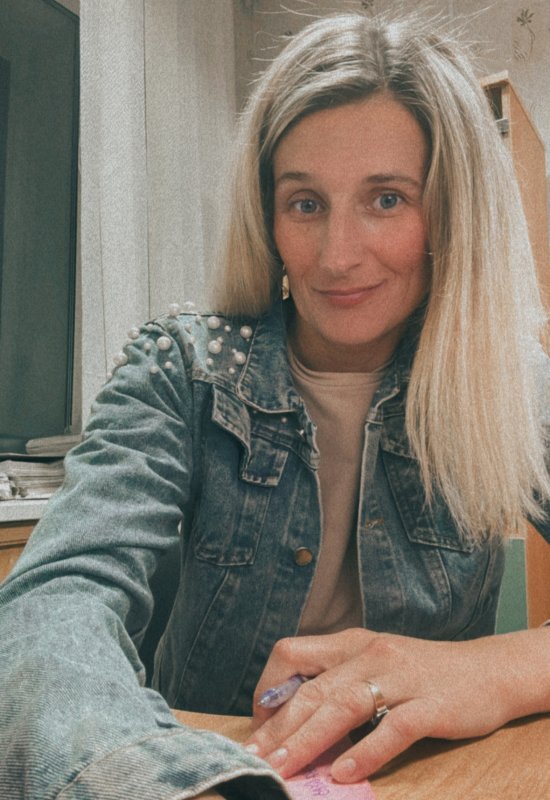 Olga • 36 • Belarus