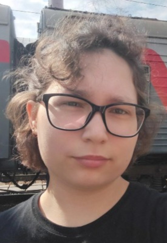 Lessia • 20 • Russie