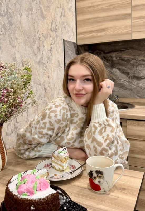 Valentina • 35 • Russia