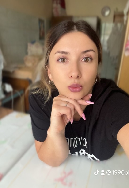 Olga • 35 • Білорусь