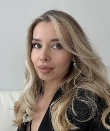 Yana, 30