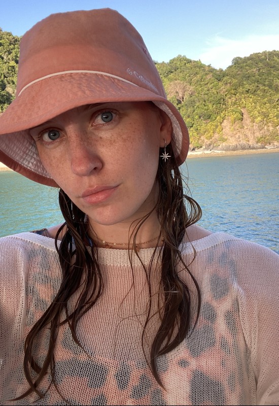 Angelina • 27 • Russia