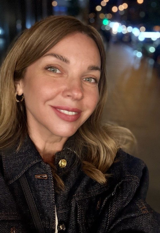 Daria • 41 • Ukraine