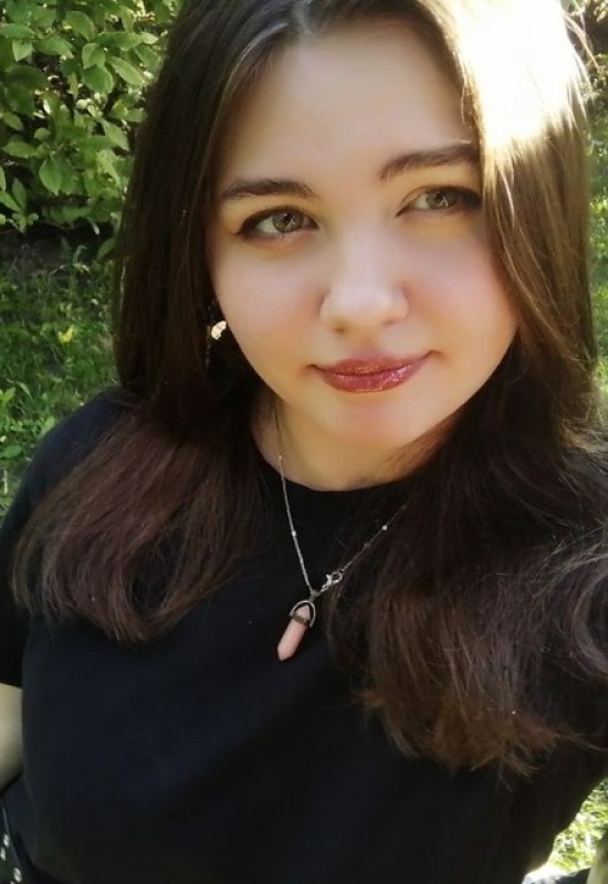 Snezha • 20 • Russia