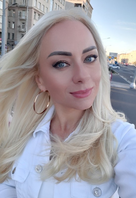 Aleksandra • 41 • Russia