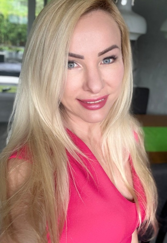 Natalia • 37 • Pologne