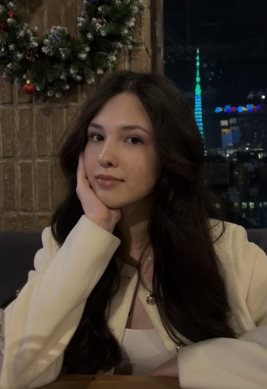 Evlina • 19 • Russia