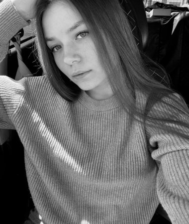 Yana, 21