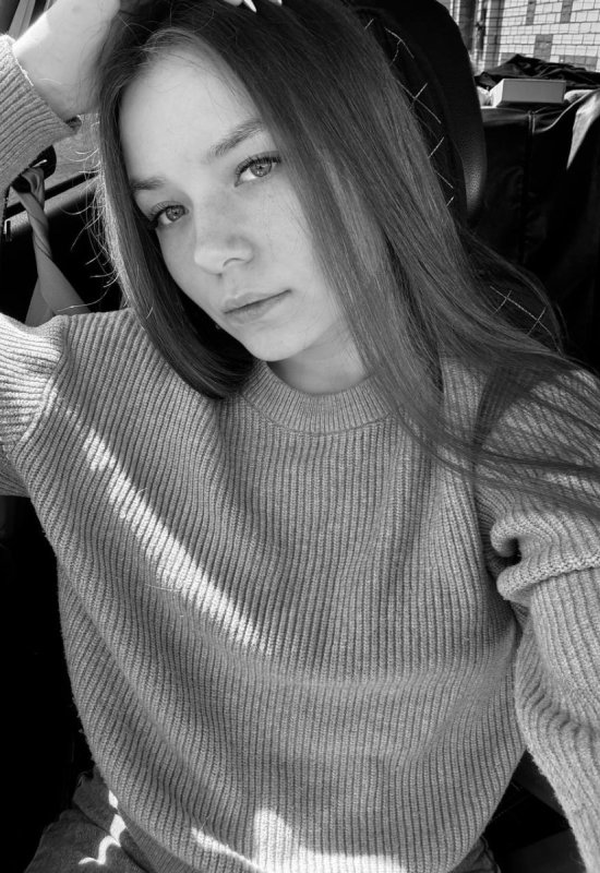 Yana • 21 • Russia
