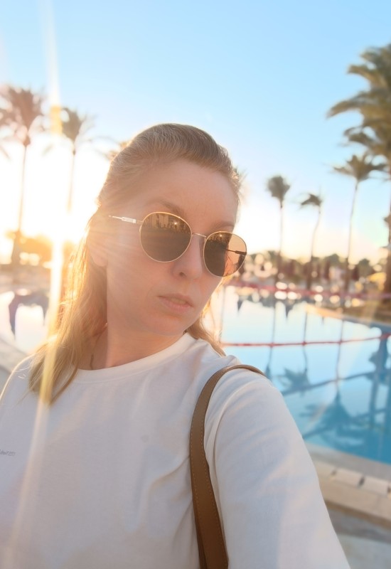 Lana • 45 • Russie