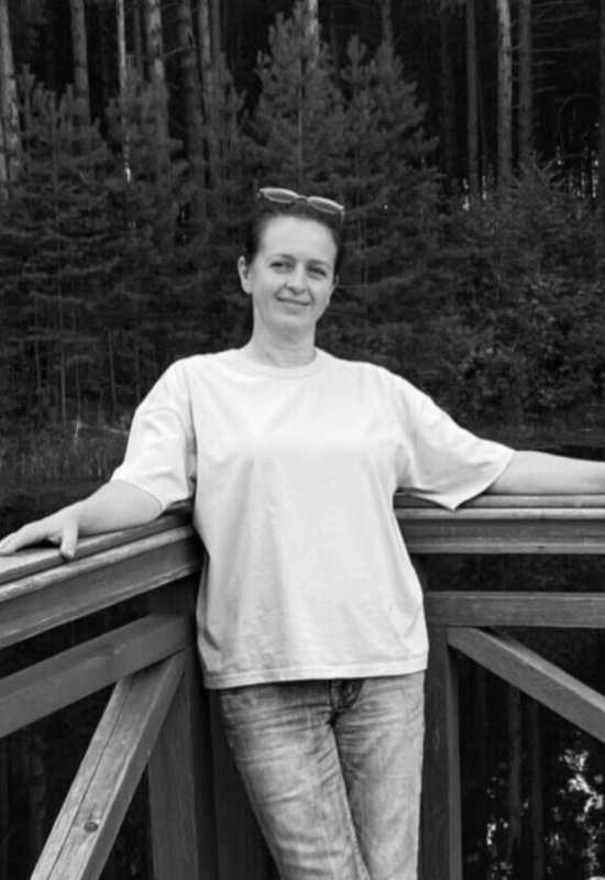 Oksana  • 53 • Russie